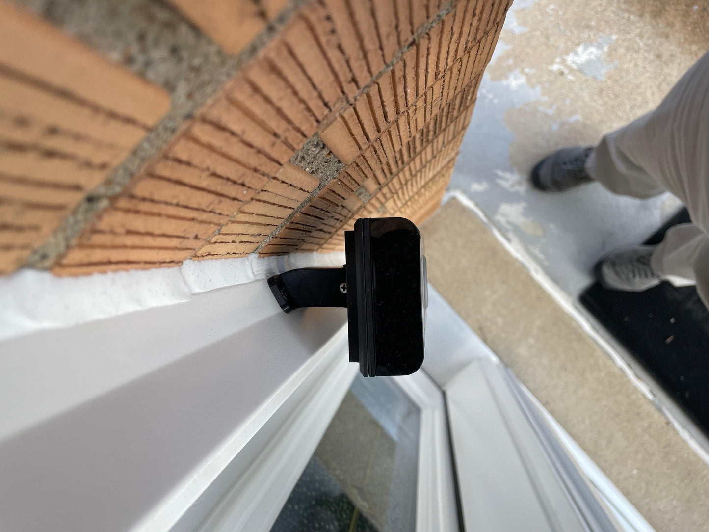 Corner 45 degree angle doorbell mount