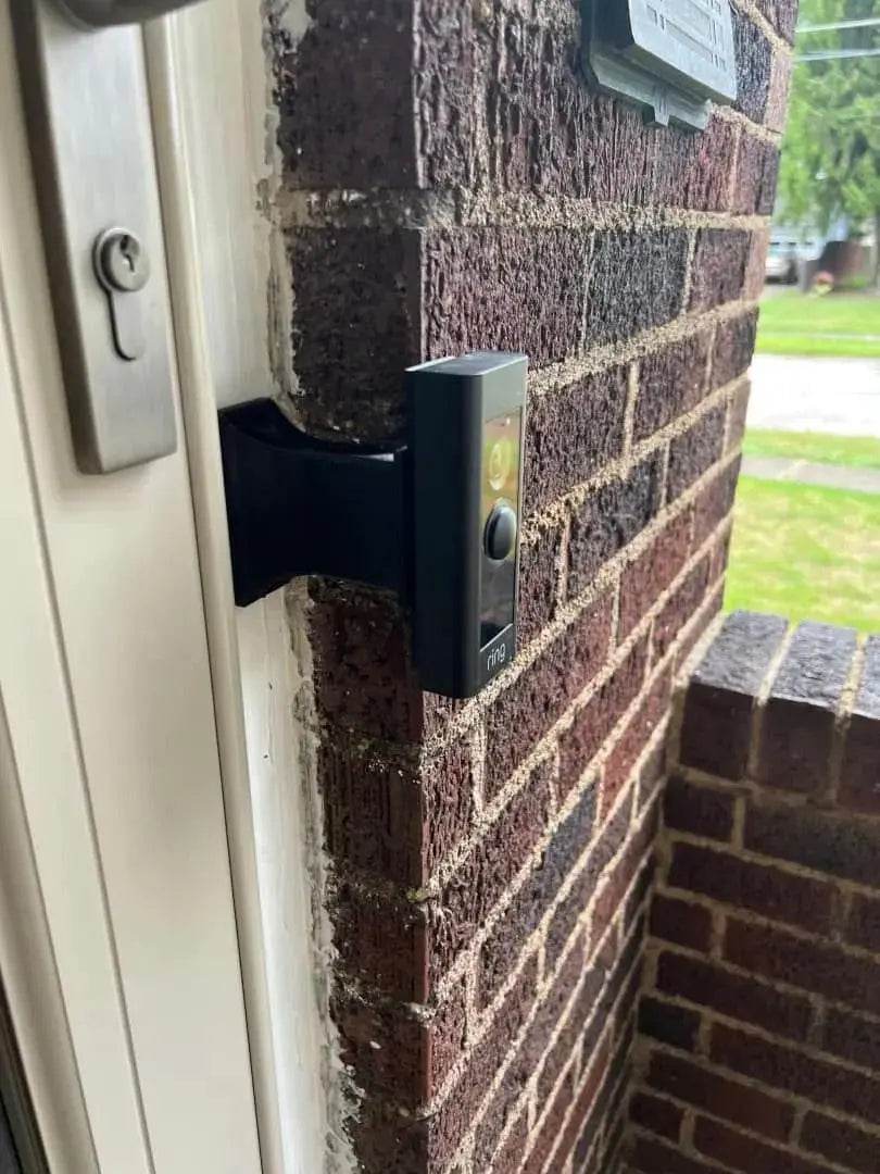 Ubiquiti UniFi Protect G4 (not Pro) Doorbell Brick Extension - 9/16in Wide Base - Offset Over Brick - DoorbellMount.Com