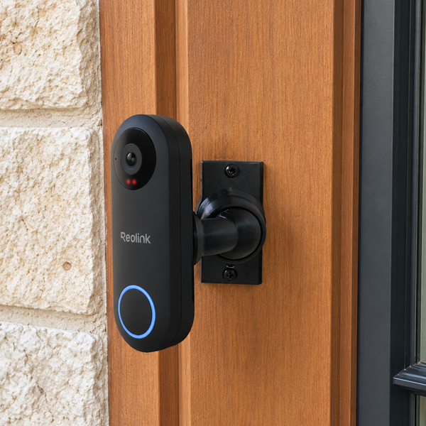 Reolink WiFi (Plug-In) on adjustable 15–90 degree swivel mount, left orientation